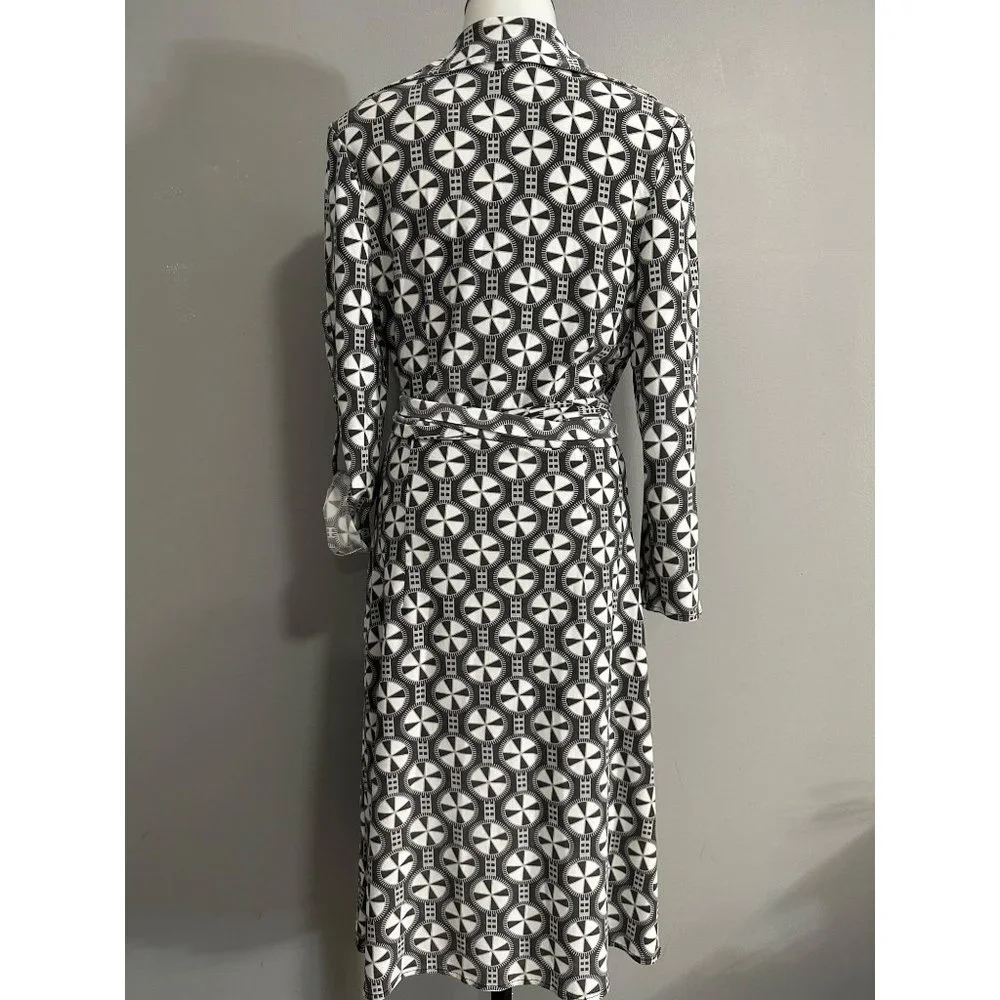 Diane Von Furstenburg Vintage Silk Wrap Dress 2 - Picture 5 of 12
